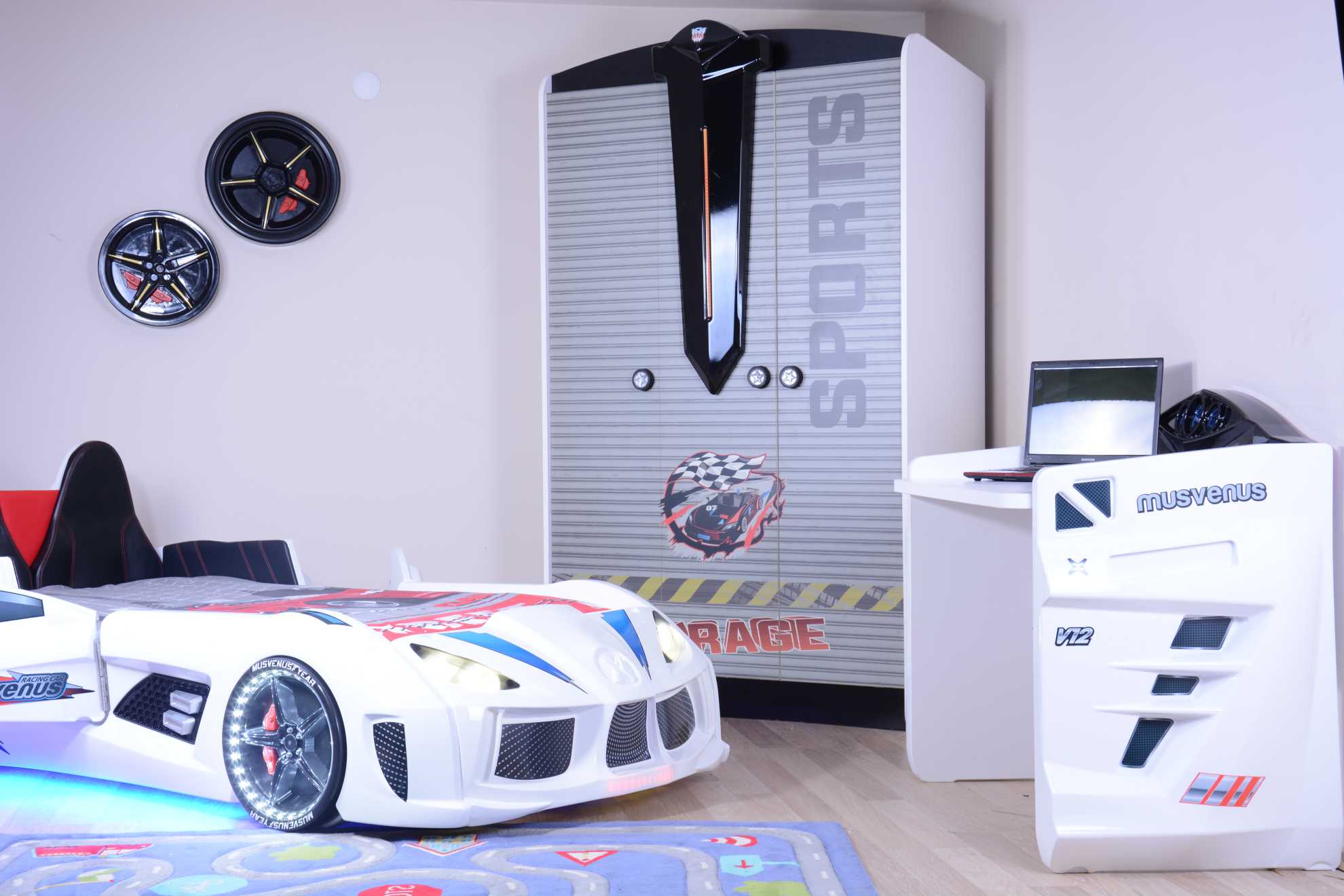 MVN 3 Autobett mit LED