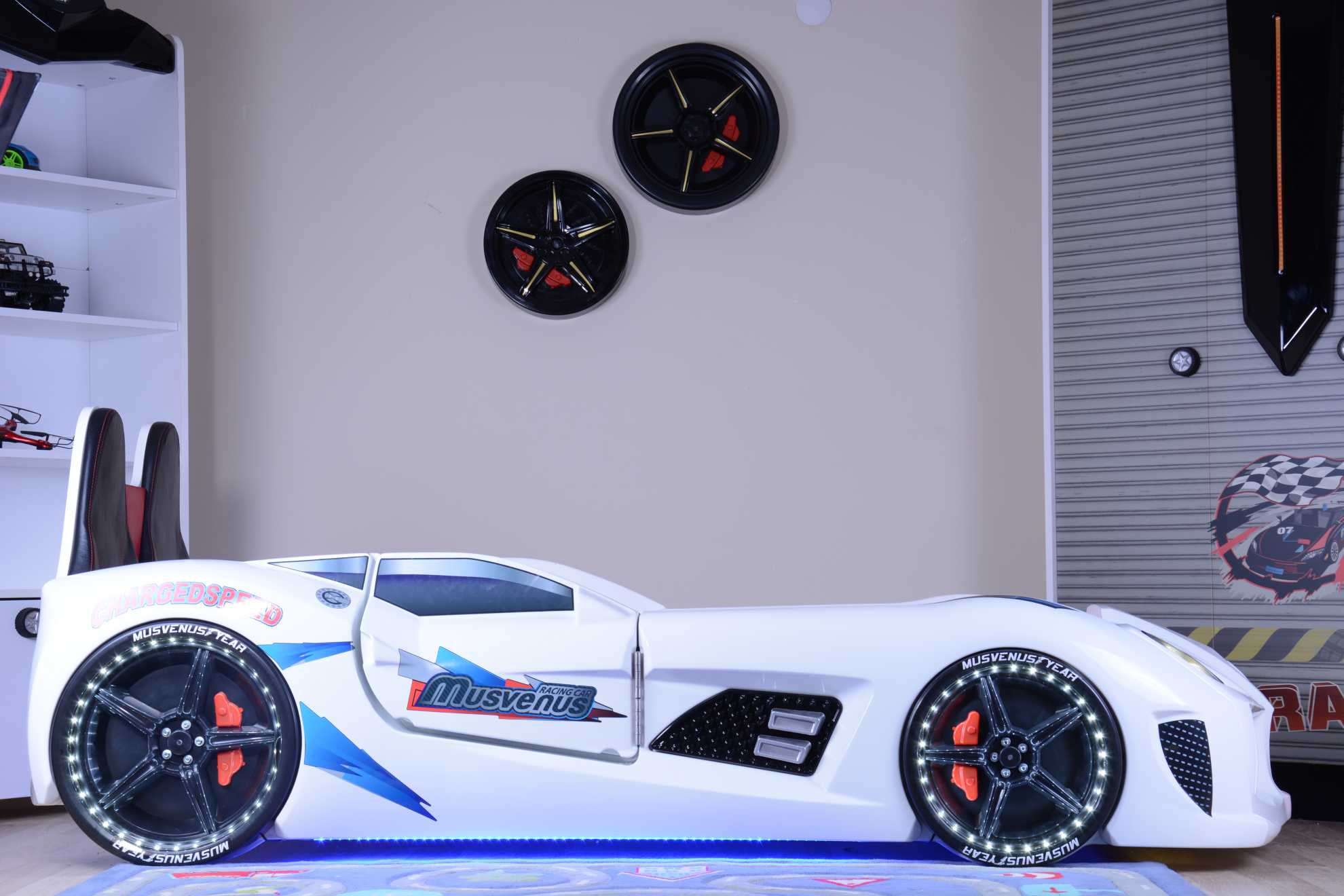 MVN 3 Autobett mit LED