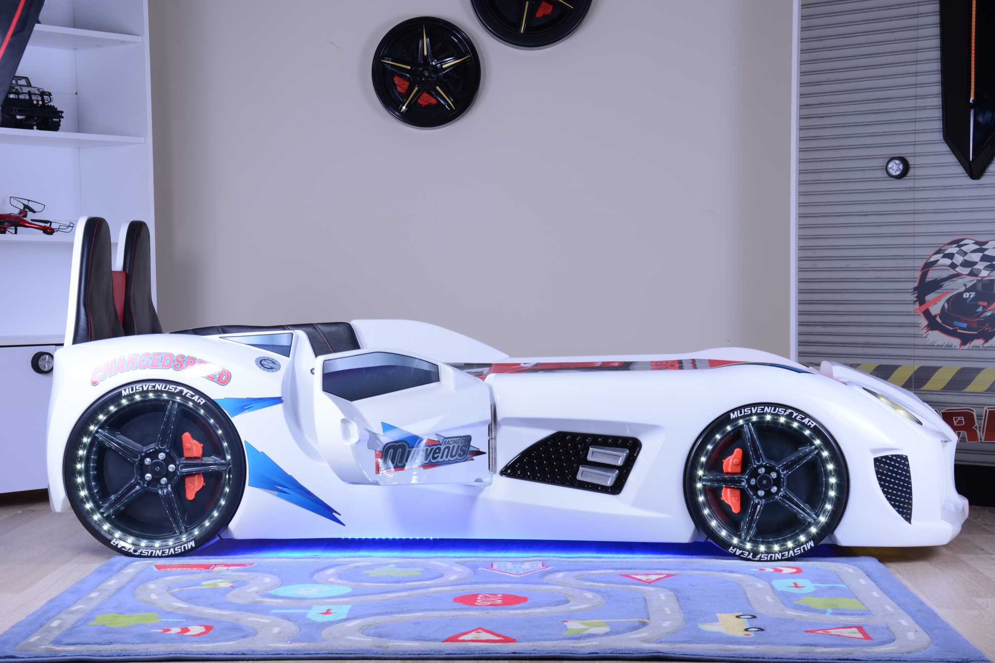 MVN 3 Autobett mit LED