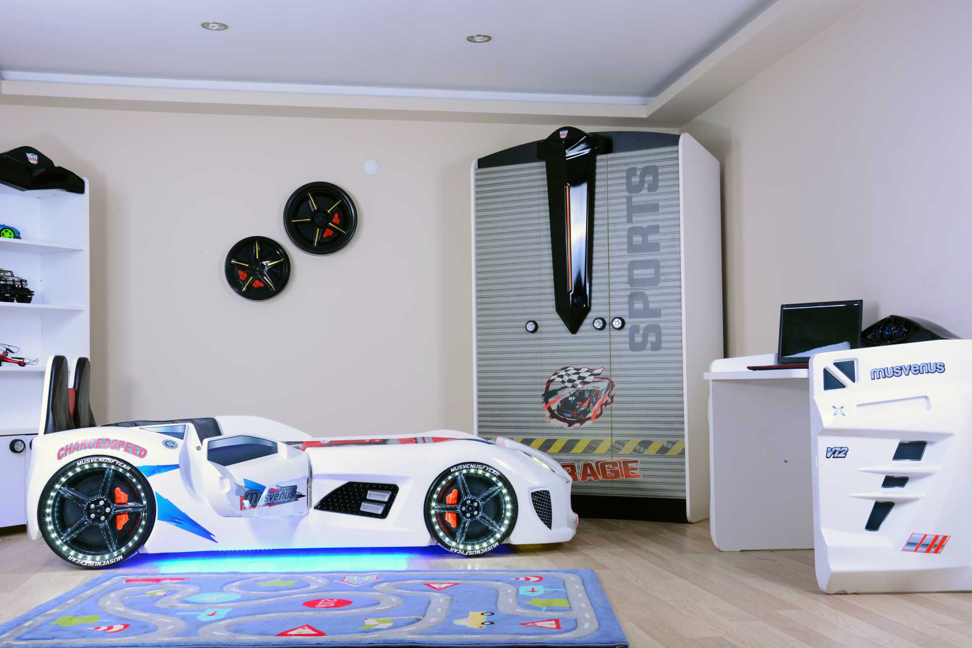 MVN 3 Autobett mit LED