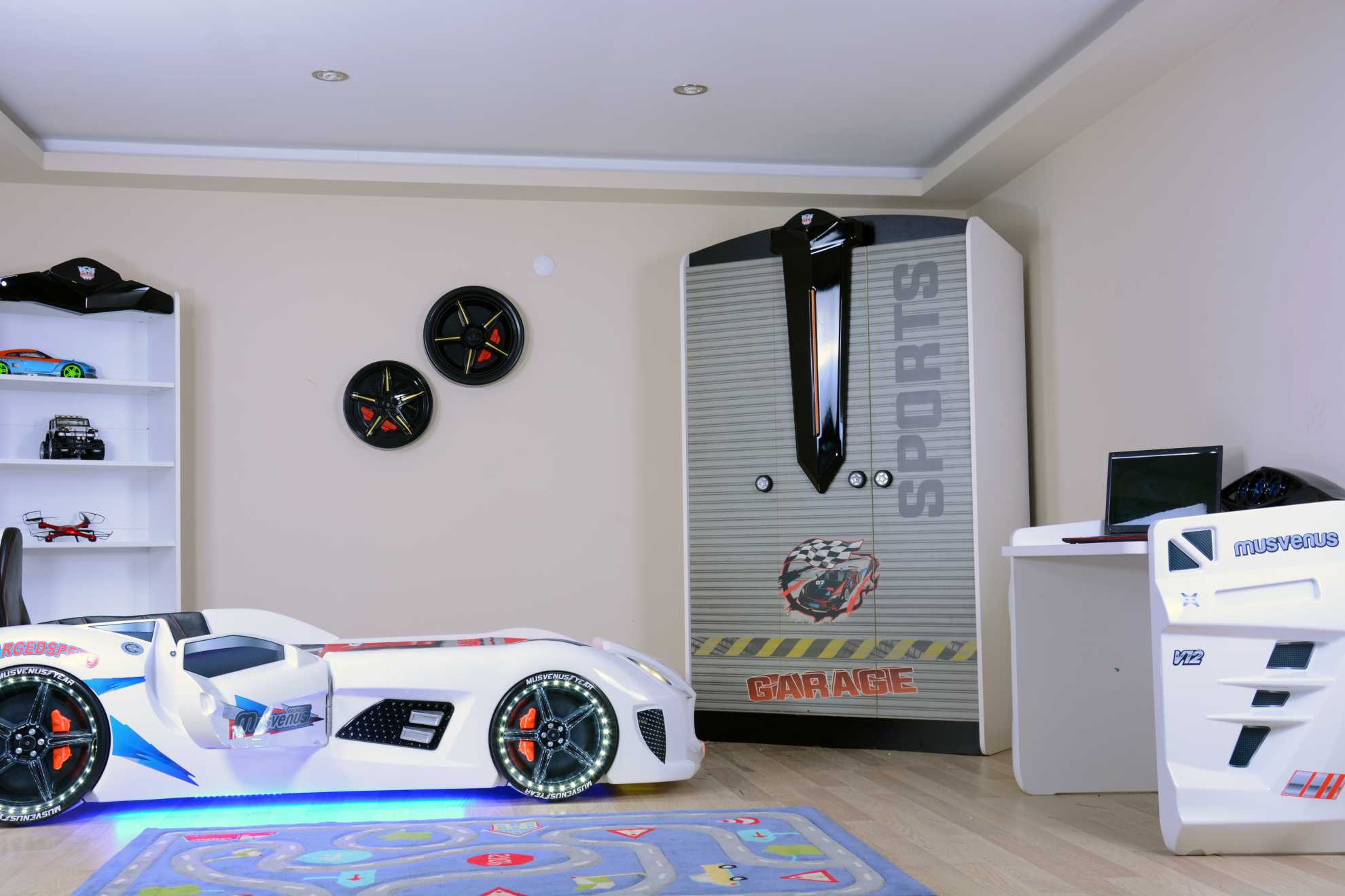 MVN 3 Autobett mit LED