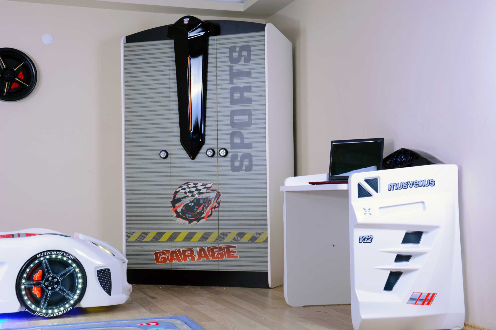 MVN 3 Autobett mit LED