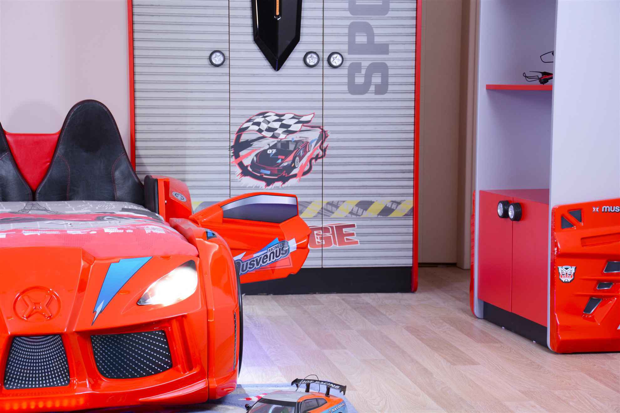 MVN 3 Autobett mit LED