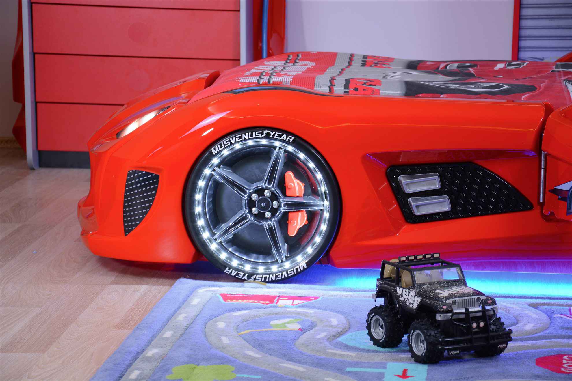 MVN 3 Autobett mit LED