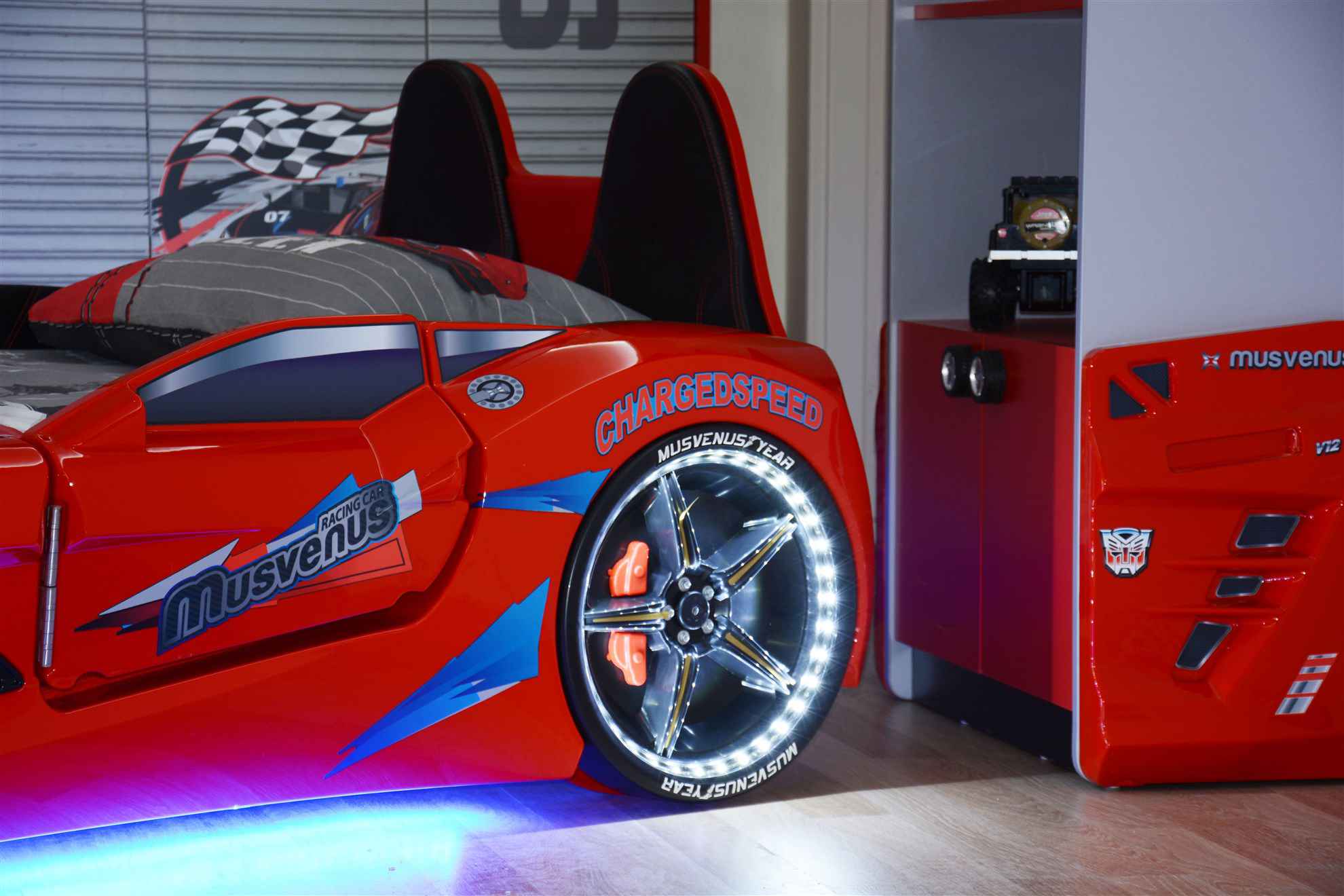 MVN 3 Autobett mit LED