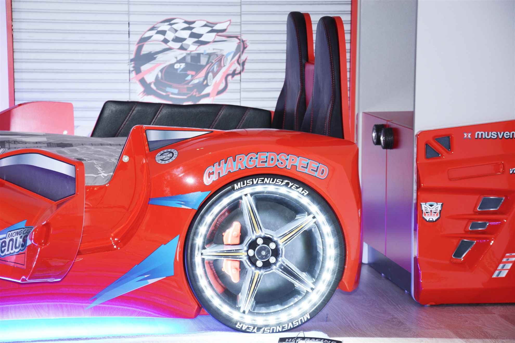 MVN 3 Autobett mit LED