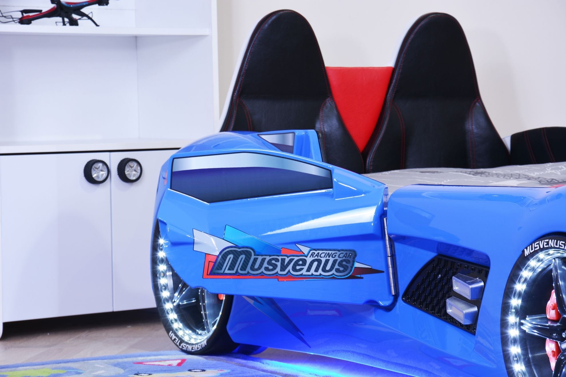 MVN 3 Autobett mit LED