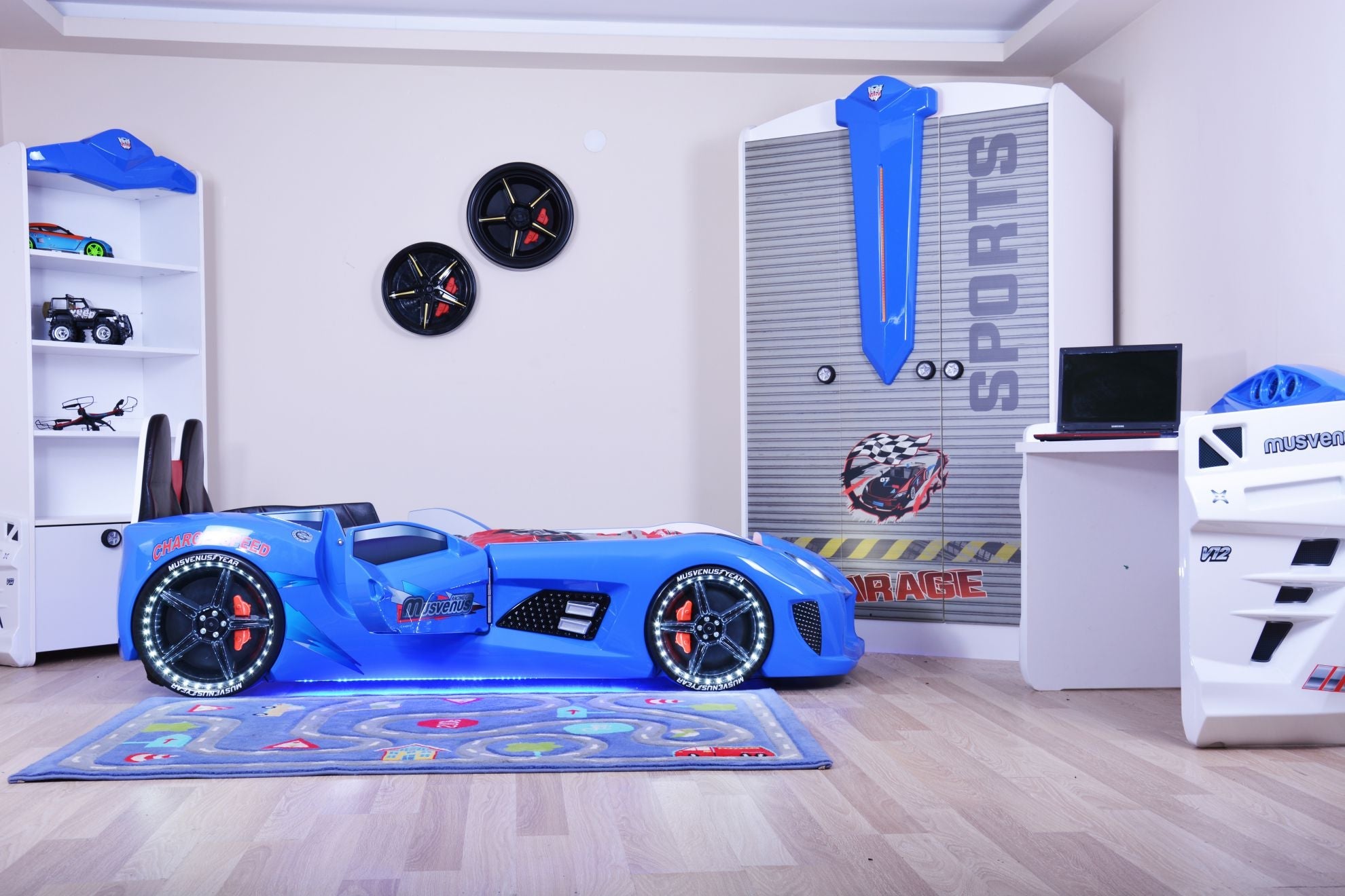 MVN 3 Autobett mit LED