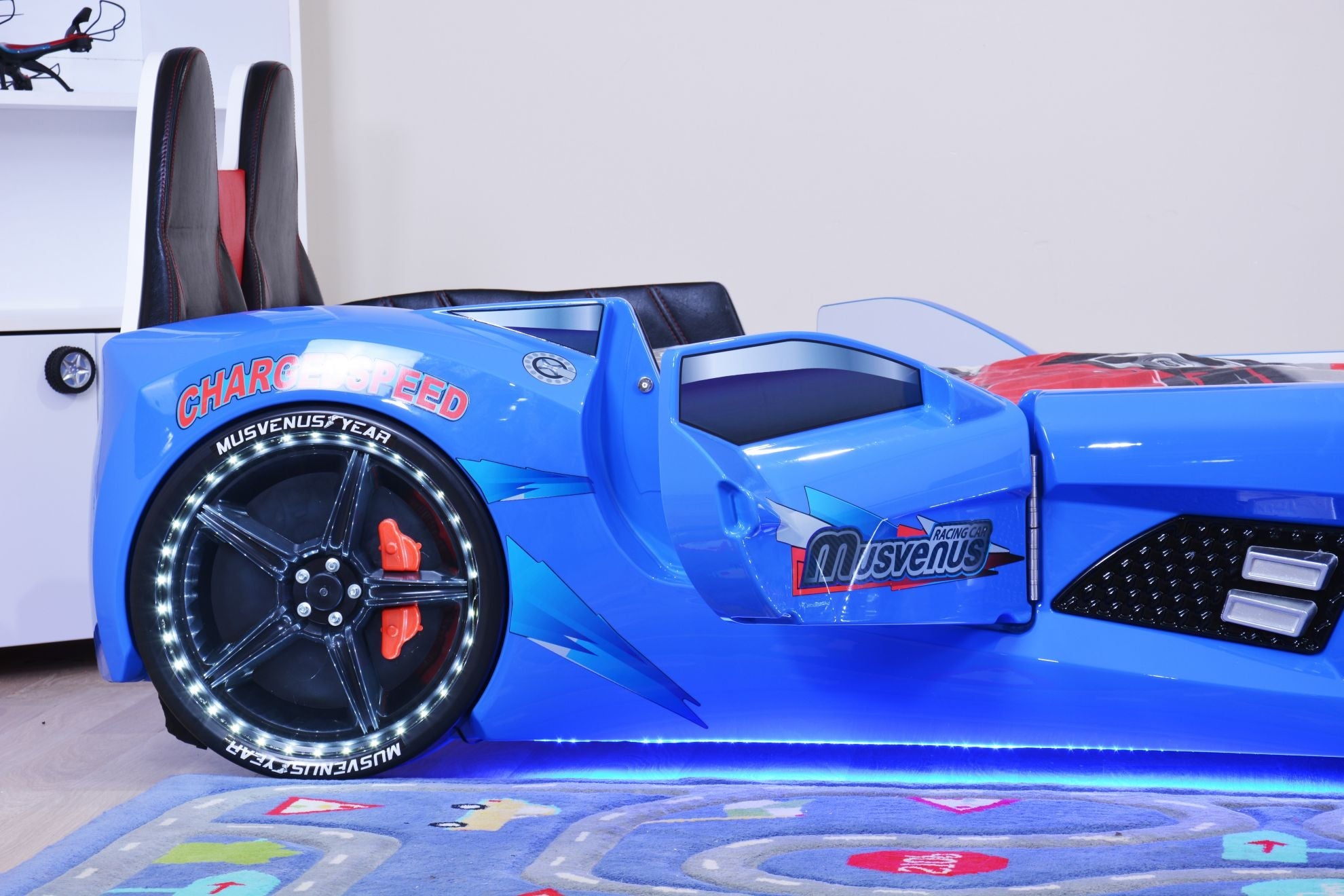 MVN 3 Autobett mit LED